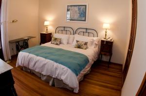 帕皮罗斯酒店客房内的一张或多张床位