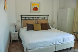La Reginella Capri客房内的一张或多张床位