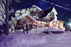 冬天的可然居旅馆&高山烧烤餐厅