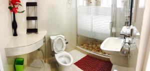 太阳山谷旅客之家旅馆的一间浴室