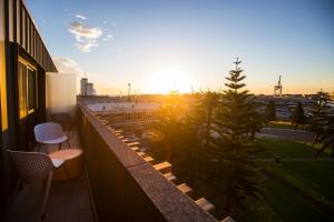 弗里曼特探秘弗里曼特尔公寓的从大楼的阳台上可欣赏到日落美景