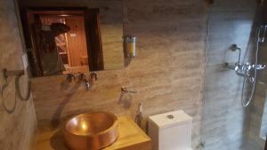 精品历史之家旅馆的一间浴室