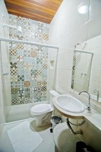 Vila Noah Pousada的一间浴室