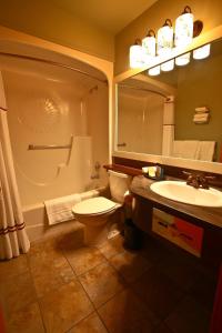 多德牧野别墅酒店的一间浴室