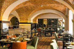 里斯本酒店 - 世界小型奢华酒店餐厅或其他用餐的地方
