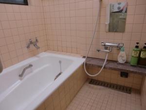 海思优斯旅馆的一间浴室