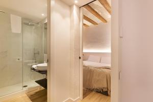Decô Apartments Barcelona-Born Apt.的一间浴室