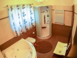 Villa Maria & George的一间浴室