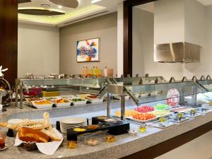 伊拉普阿托霍特松伊拉普阿托酒店的包含多种不同食物的自助餐