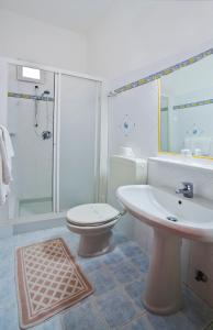 瑞瓦德尔索酒店的一间浴室