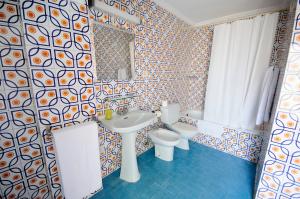 瓦伦西亚多米尔旅舍的一间浴室