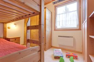 Haus-am-See客房内的一张或多张双层床
