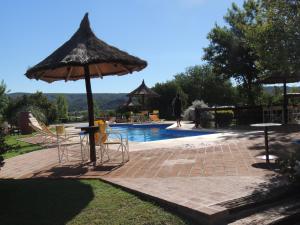 Refugio de Luna Cabañas & Suites内部或周边的泳池