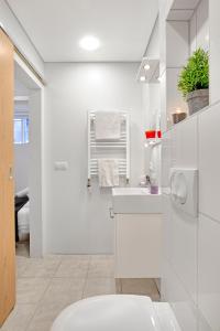 阿尔弗雷德酒店式公寓的一间浴室