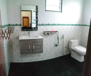 达雅因迪娜民宿的一间浴室