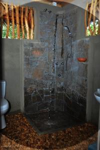 Sandalwood Cottage的一间浴室