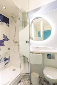 日内瓦宜必思经济型机场酒店的一间浴室