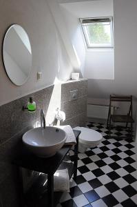 莫可可乡村酒店的一间浴室