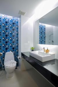 Baan Nilrath Hotel - SHA Extra Plus的一间浴室