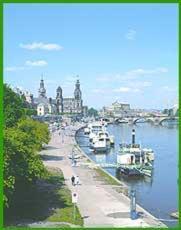 德累斯顿库哈斯可切酒店及餐厅的享有海港和水中船只的景色