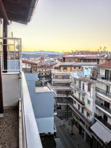 格雷韦纳Traditional penthouse with mountain view的相册照片