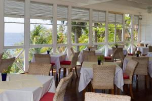 多巴哥巴克雷湾蓝色天堂酒店餐厅或其他用餐的地方