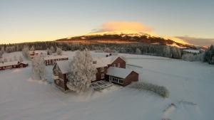 冬天的Millestgården Eco lodge