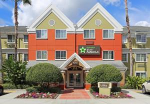 玛丽湖Extended Stay America Select Suites - Orlando - Lake Mary - 1040 Greenwood Blvd的使馆村旅馆 ⁇ 染