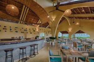 Lahana Resort Phu Quoc & Spa餐厅或其他用餐的地方