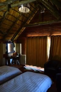 Namibs Valley Lodge客房内的一张或多张床位