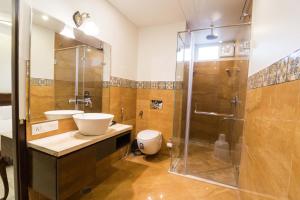 潘迪亚尼瓦酒店的一间浴室