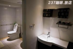 237旅店的一间浴室