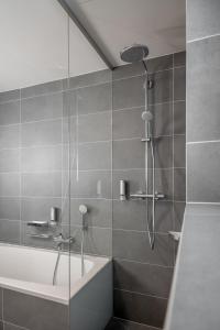 Apartmenthaus Enzian Hochsölden的一间浴室