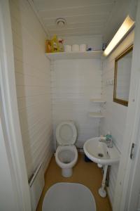 Guesthouse Haltinmaa的一间浴室