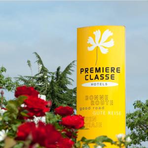 维耶尔宗普瑞米尔维耶宗经典酒店的花边的黄色标志,花边的黄色标志