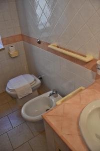 卡德拉塞萨公寓的一间浴室