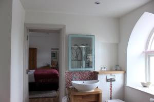马诺比尔Tudor Lodge Bed & Breakfast的相册照片