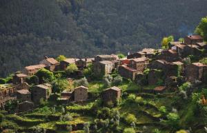 戈伊什Casa Ferreira的山顶上的老村庄