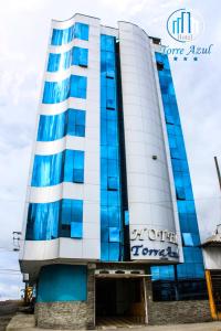 圣多明各德洛斯科罗拉多斯Hotel Torre Azul的享有酒店Kota kinabalu的景色