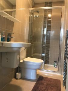 斯劳slough central - spacious 2 bedroom, 2 bathroom apartment的相册照片