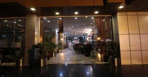 Hayat Jazan Furnished Units餐厅或其他用餐的地方