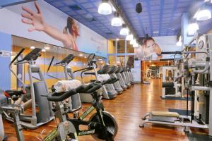 Club Hotel Eilat - All Suites Hotel的健身中心和/或健身设施
