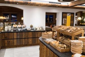 毛拉赫胡伯高地酒店的面包店,出售面包和其他物品