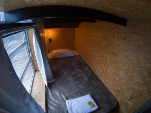Eco Box Hostel客房内的一张或多张床位