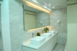 武汉无忧太空舱酒店的一间浴室