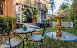 马拉喀什冬季秘密套房花园摩洛哥传统庭院住宅的相册照片