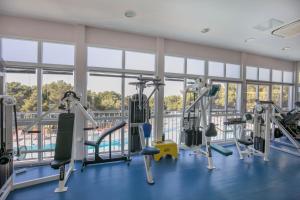 欧若拉酒店的健身中心和/或健身设施