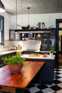 Blair Athol Homestead的厨房或小厨房