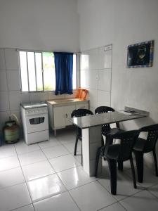 Apartamentos Águia Azul的厨房或小厨房