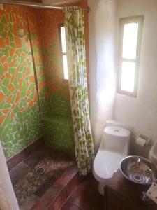 Casa de campo vacacional "Tres Soles" en Xico, Veracruz的一间浴室